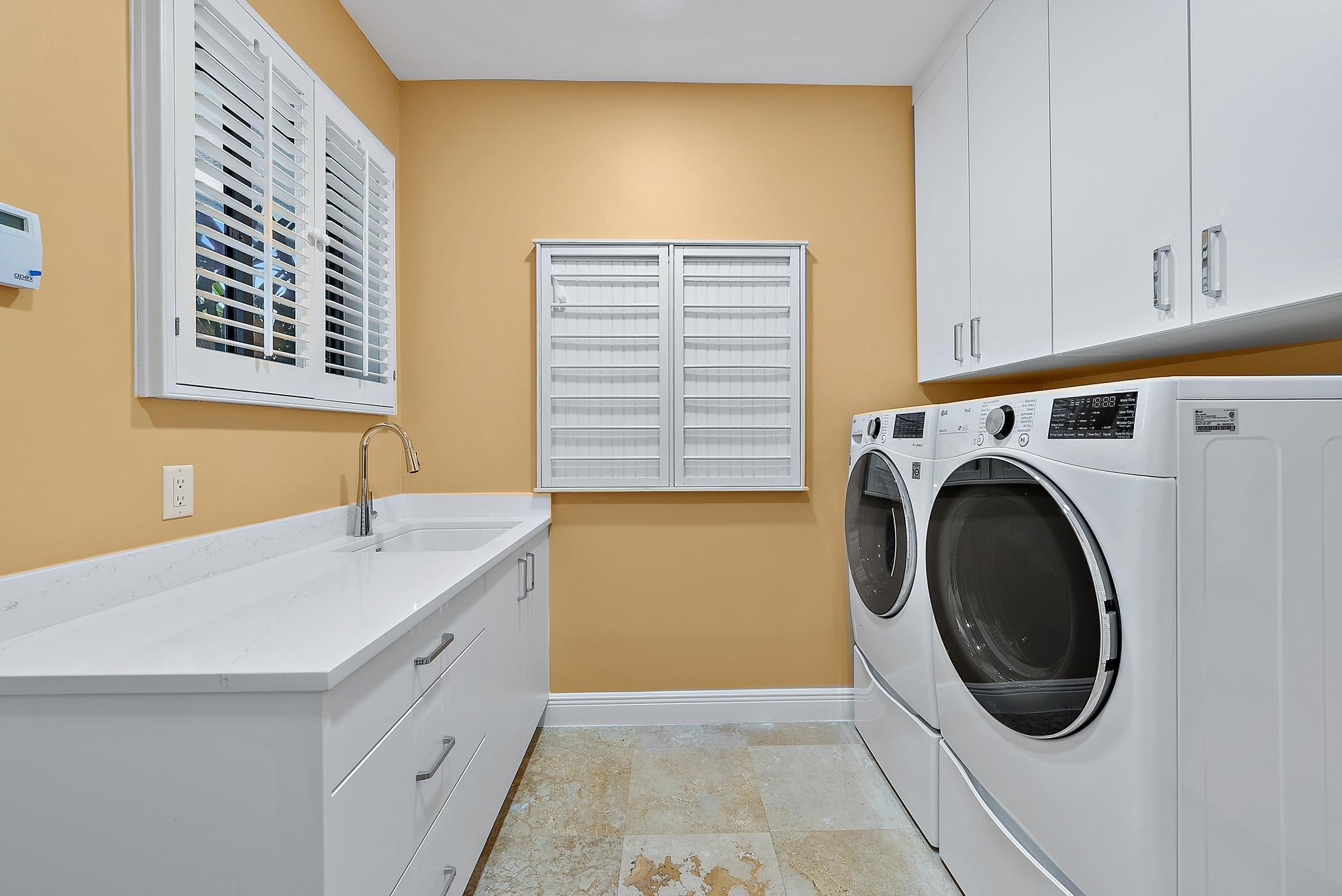 RIVER RIDGE (TEQUESTA) - Residential