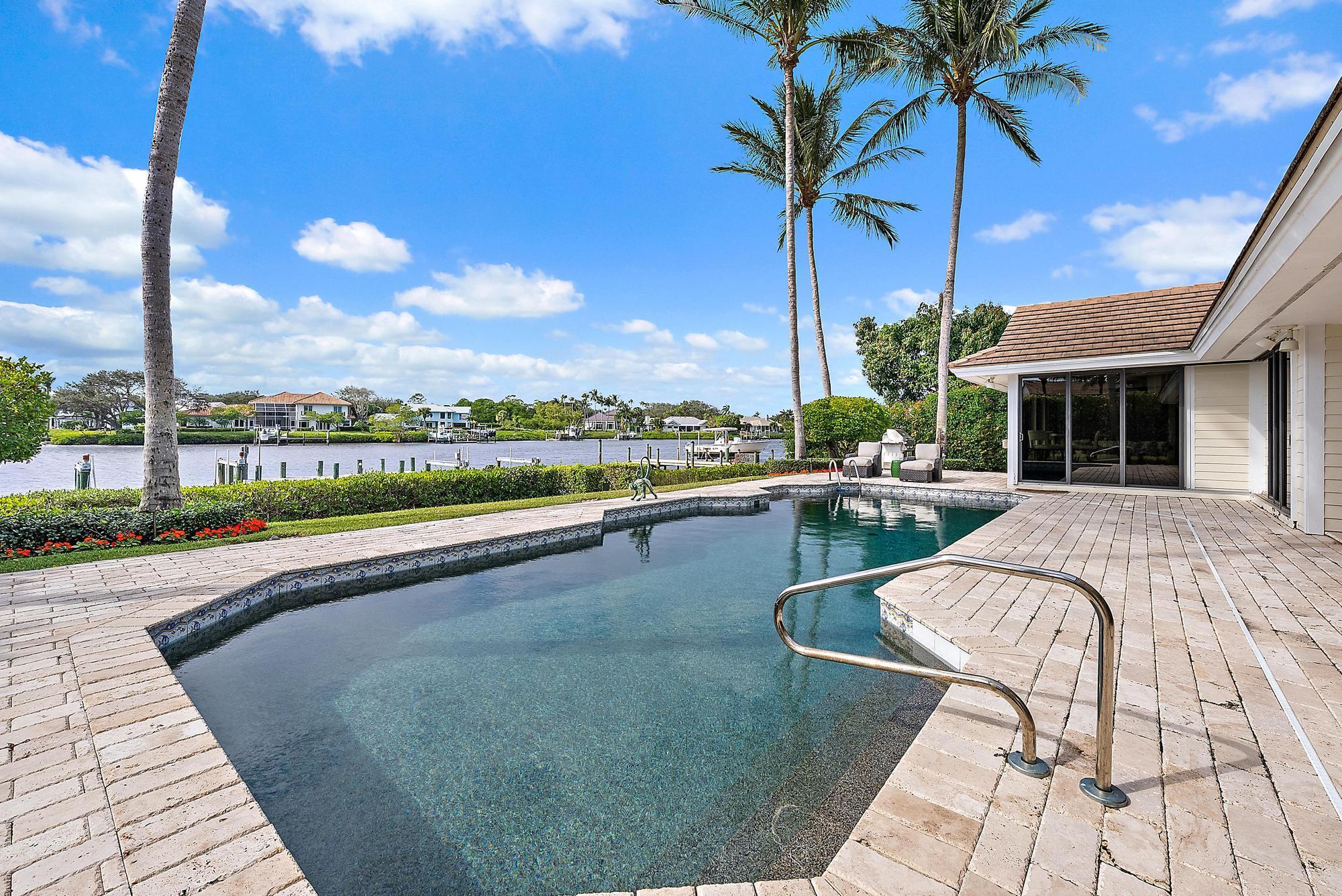RIVER RIDGE (TEQUESTA) - Residential