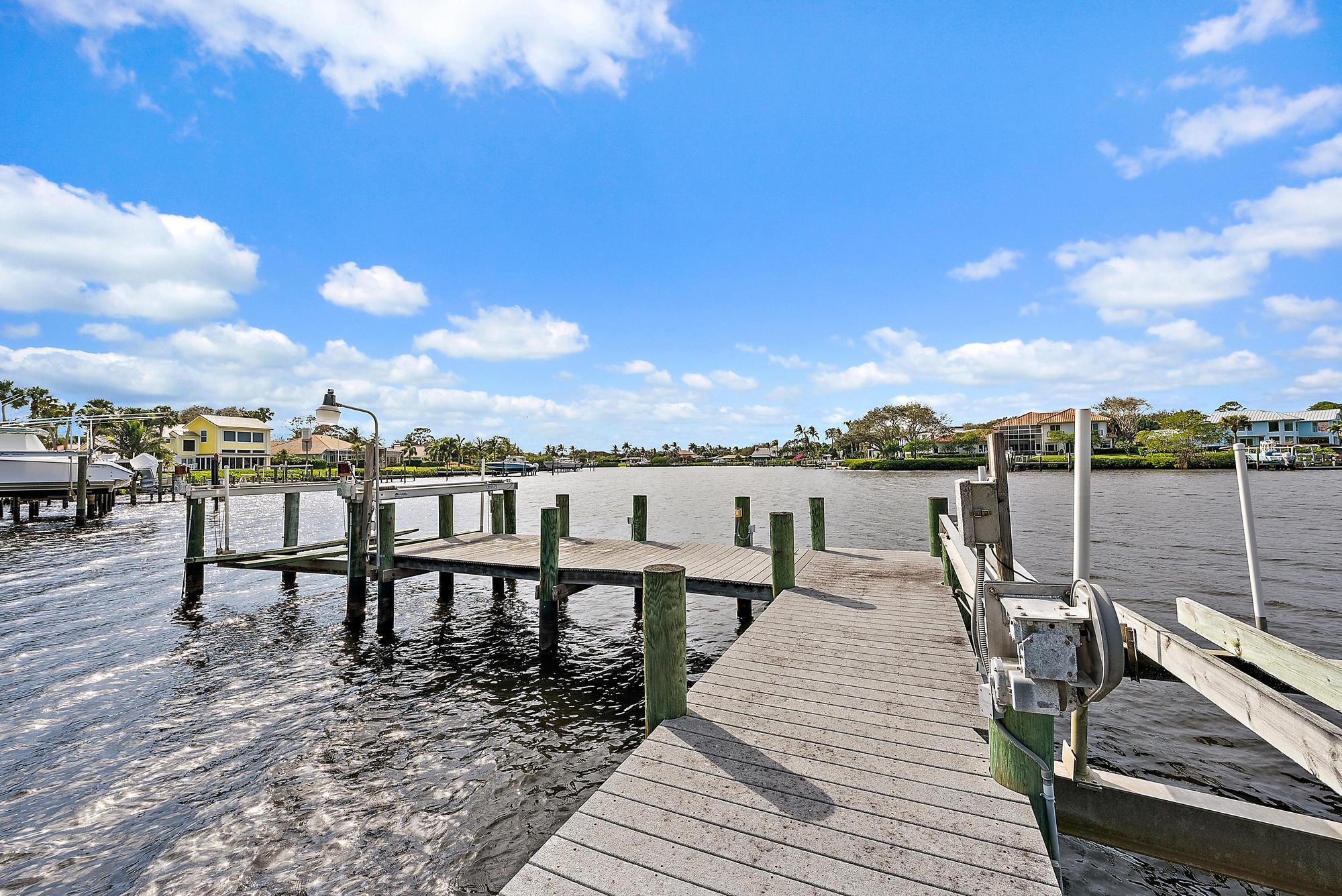 RIVER RIDGE (TEQUESTA) - Residential