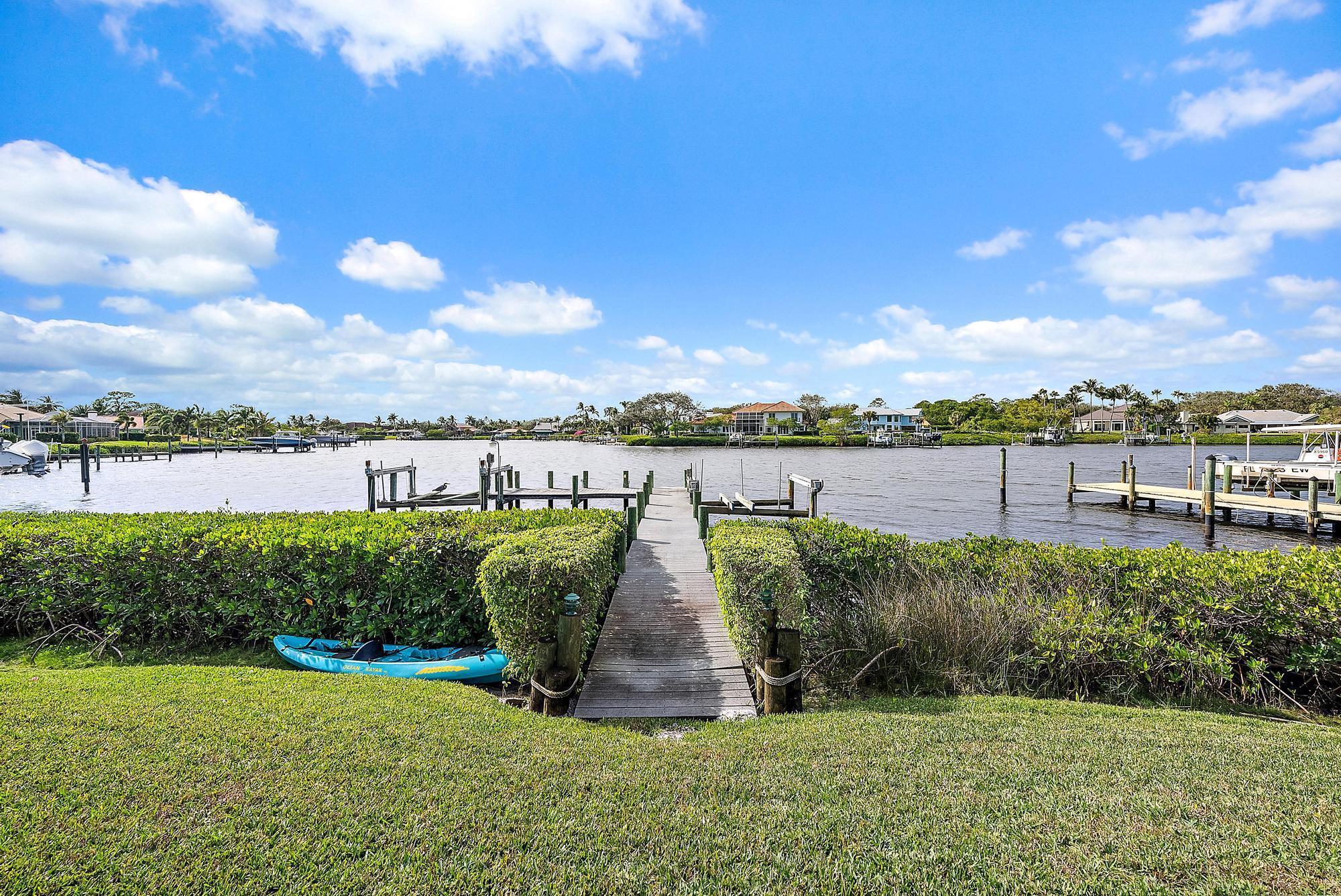 RIVER RIDGE (TEQUESTA) - Residential