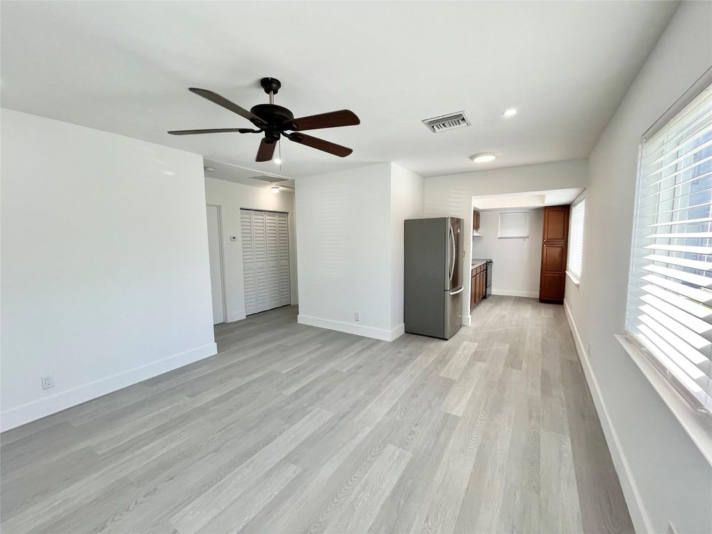 Photo of 321 SW 14th St, Fort Lauderdale, FL 33315 (MLS # F10531985)