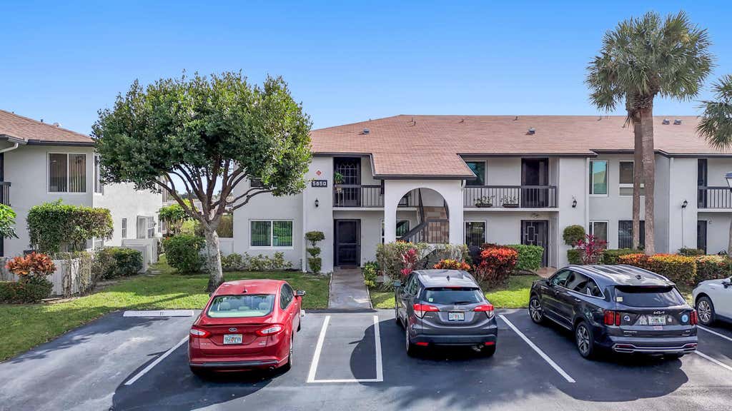 Photo of 5850 Sugar Palm Court #A, Delray Beach, FL 33484 (MLS # R10947600)