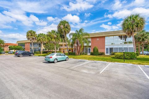 Condominium in Vero Beach FL 28 Vista Gardens Trail.jpg