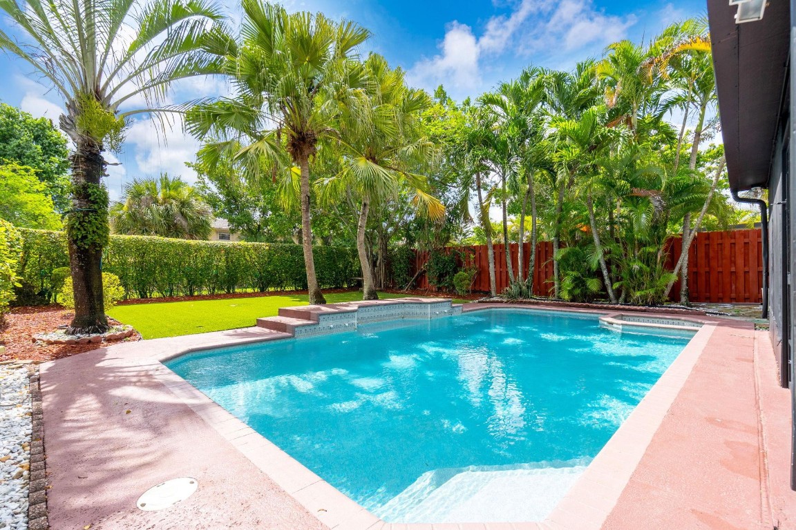 PINE GLEN - Residential