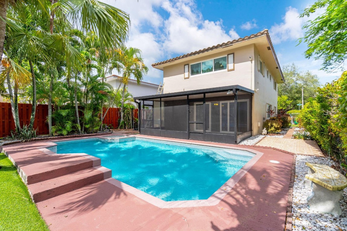 PINE GLEN - Residential