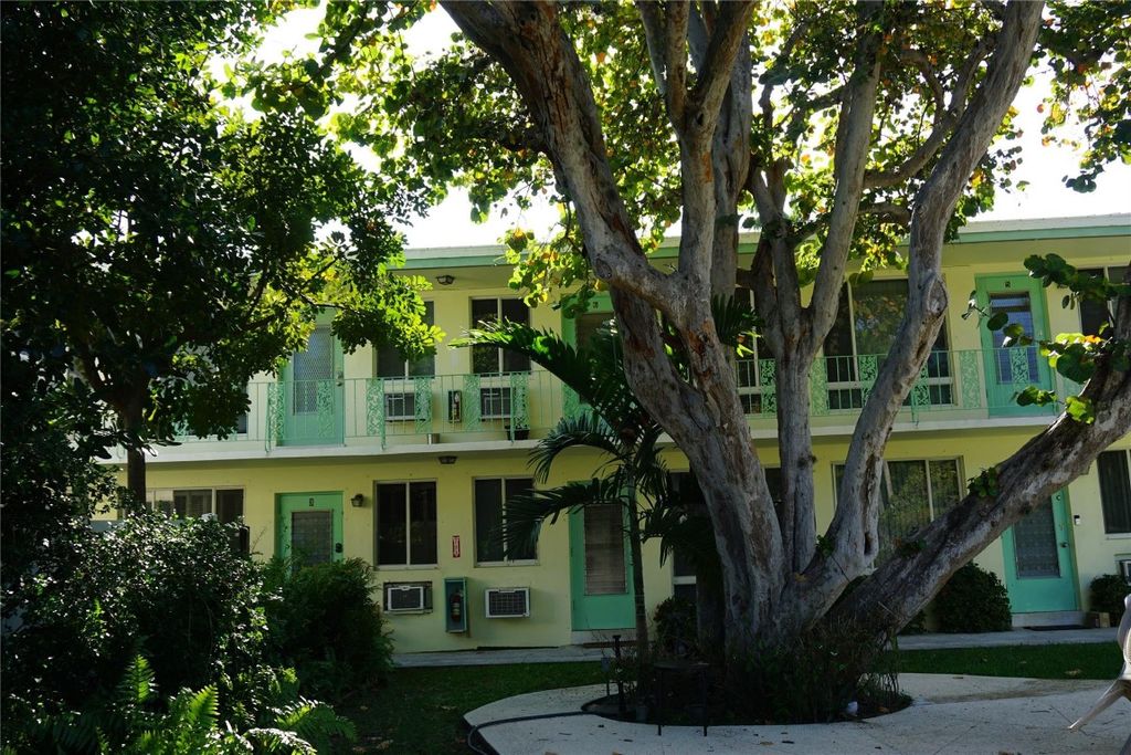 Photo of 1524 SE 2nd Street #7, Fort Lauderdale, FL 33301 (MLS # F10437481)