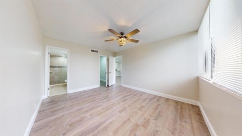 Condominium in Lake Worth FL 4539 Luxemburg Court Ct 8.jpg