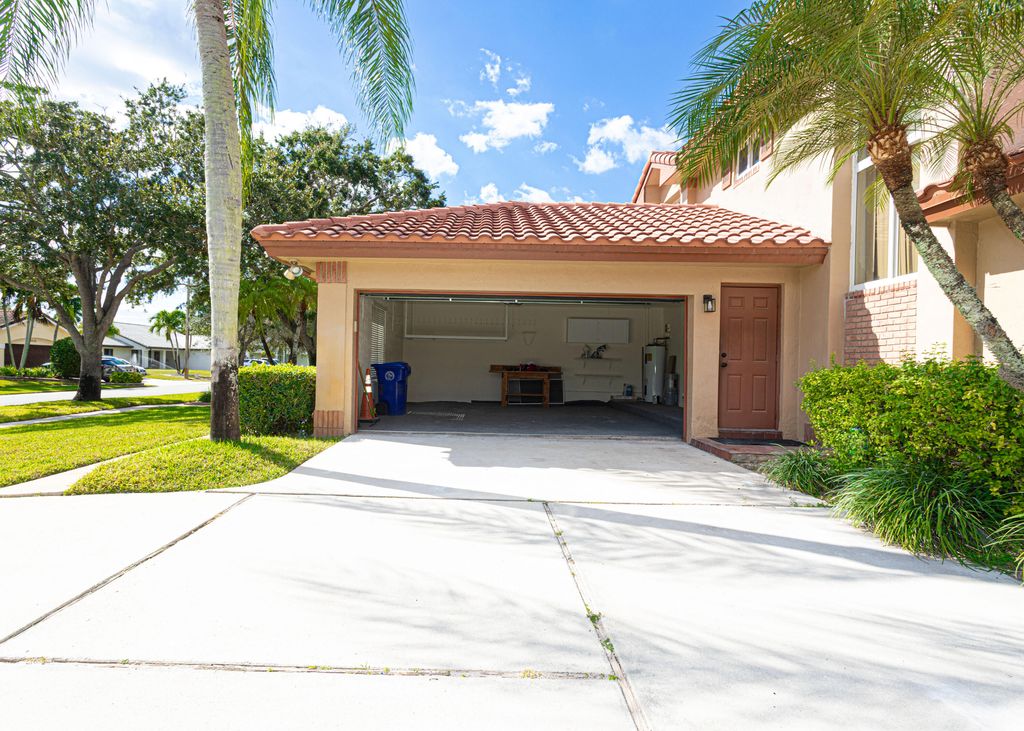 Photo of 19921 NW 4th Street, Pembroke Pines, FL 33029 (MLS # B26020115)