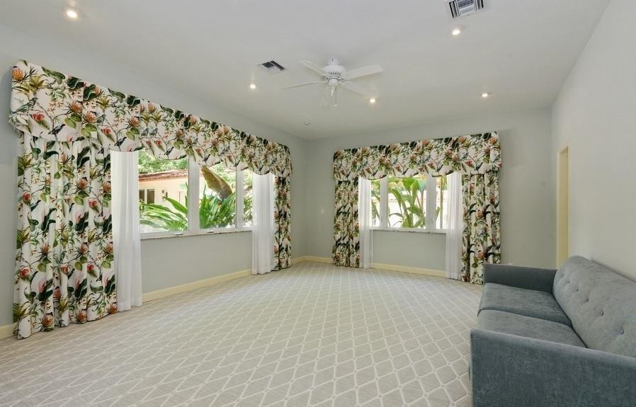 SHADY BANKS ON NEW RIVER - Residential