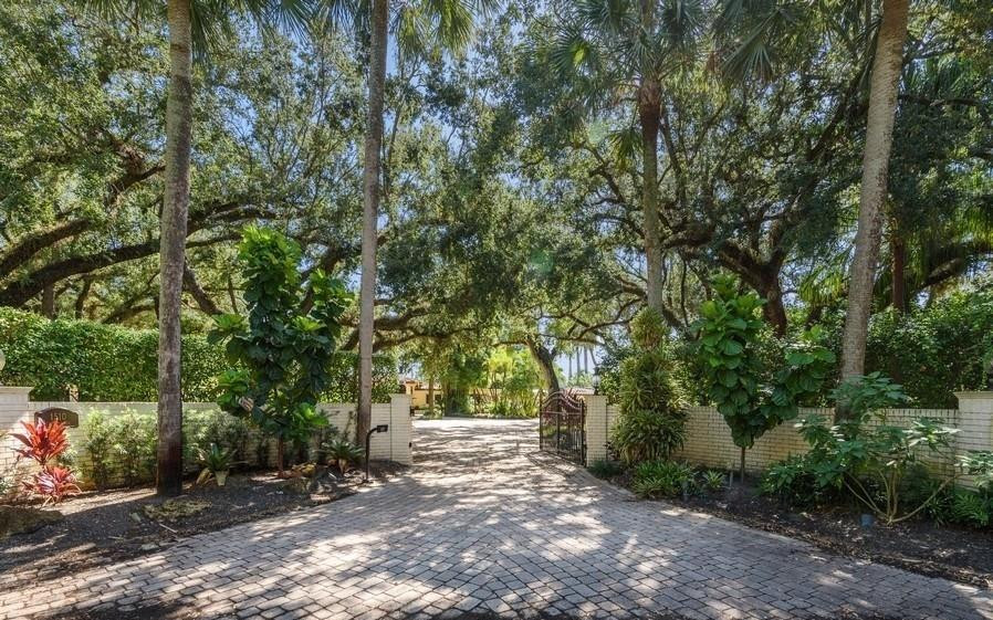 SHADY BANKS ON NEW RIVER - Residential