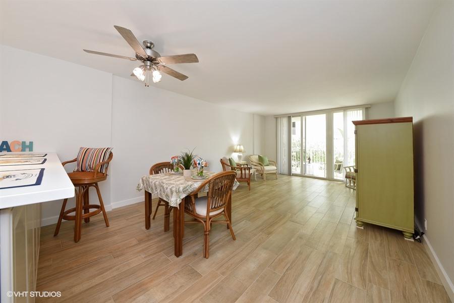 LE CHATEAU ROYAL CONDO - Residential