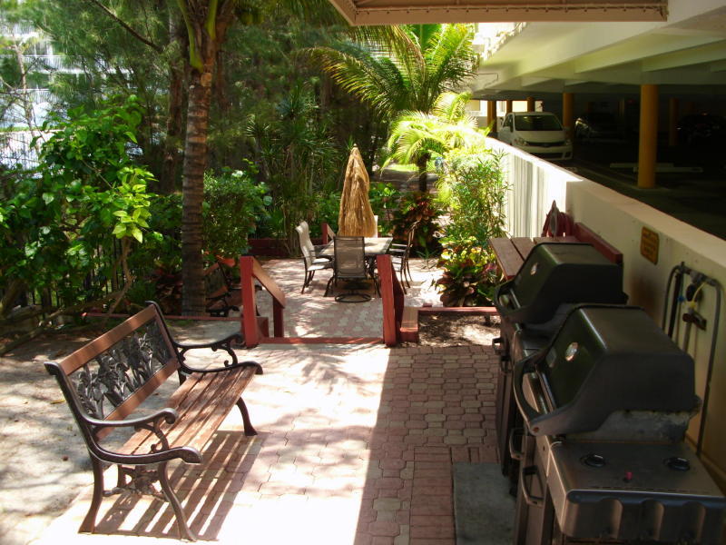 LE CHATEAU ROYAL CONDO - Residential