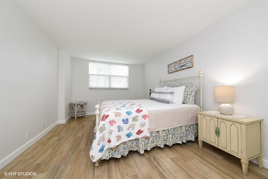 LE CHATEAU ROYAL CONDO - Residential