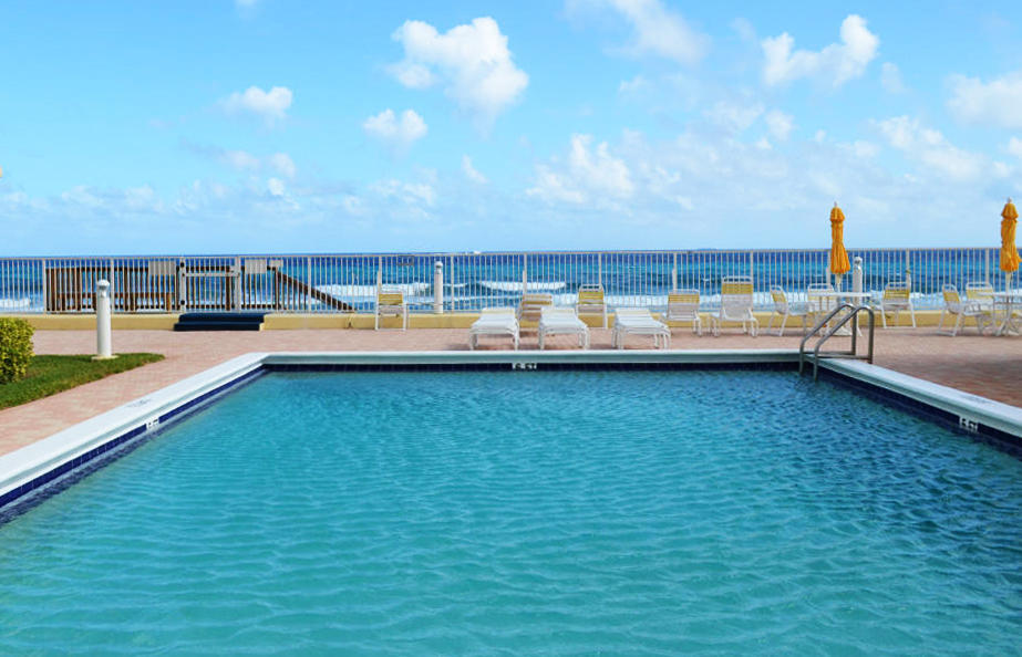 LE CHATEAU ROYAL CONDO - Residential