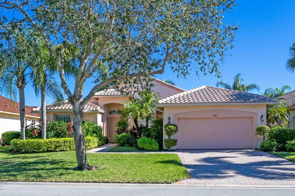 Photo of 482 NW Blue Lake Drive, Port Saint Lucie, FL 34986 (MLS # R10771085)