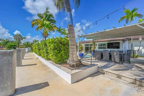 Tiny photo for 1080 SE 9TH Avenue, Pompano Beach, FL 33060 (MLS # B26053690)