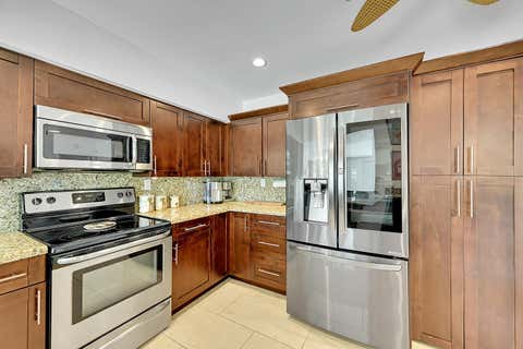 Tiny photo for 1080 SE 9TH Avenue, Pompano Beach, FL 33060 (MLS # B26053690)