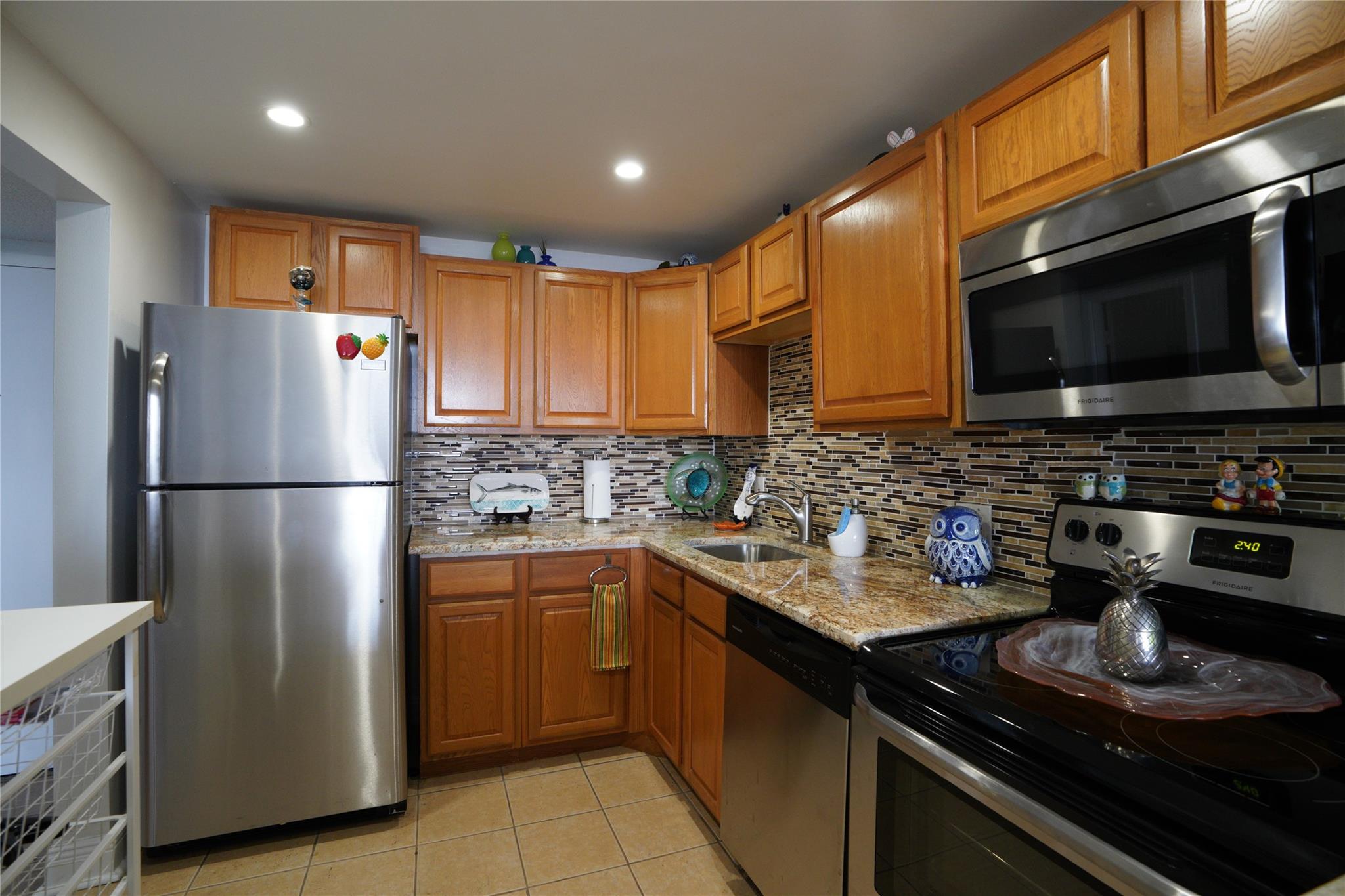 Sailboat Cay Condo - Residential Lease