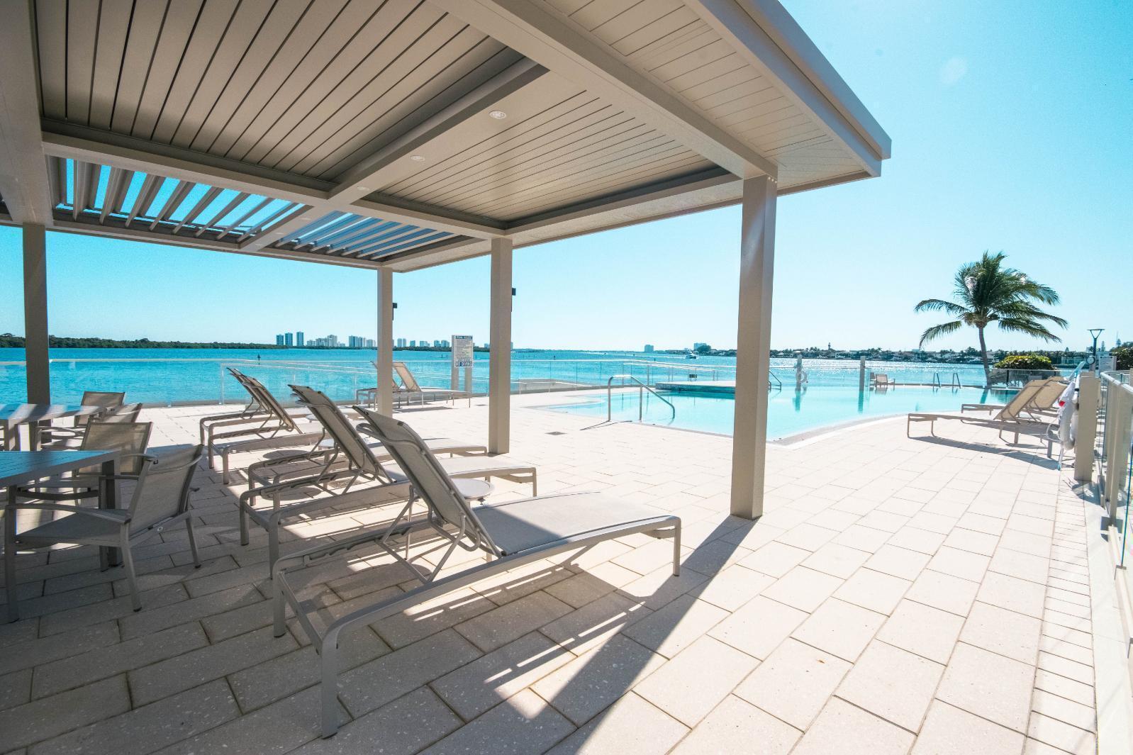 OLD PORT COVE LAKE POINT TOWER CONDO - Residential