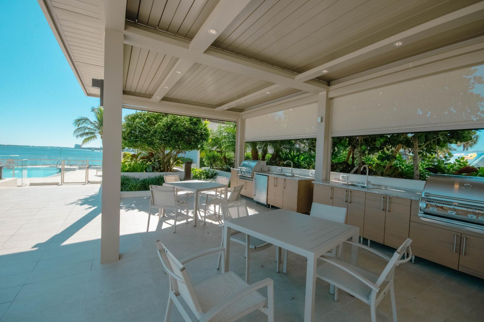 OLD PORT COVE LAKE POINT TOWER CONDO - Residential