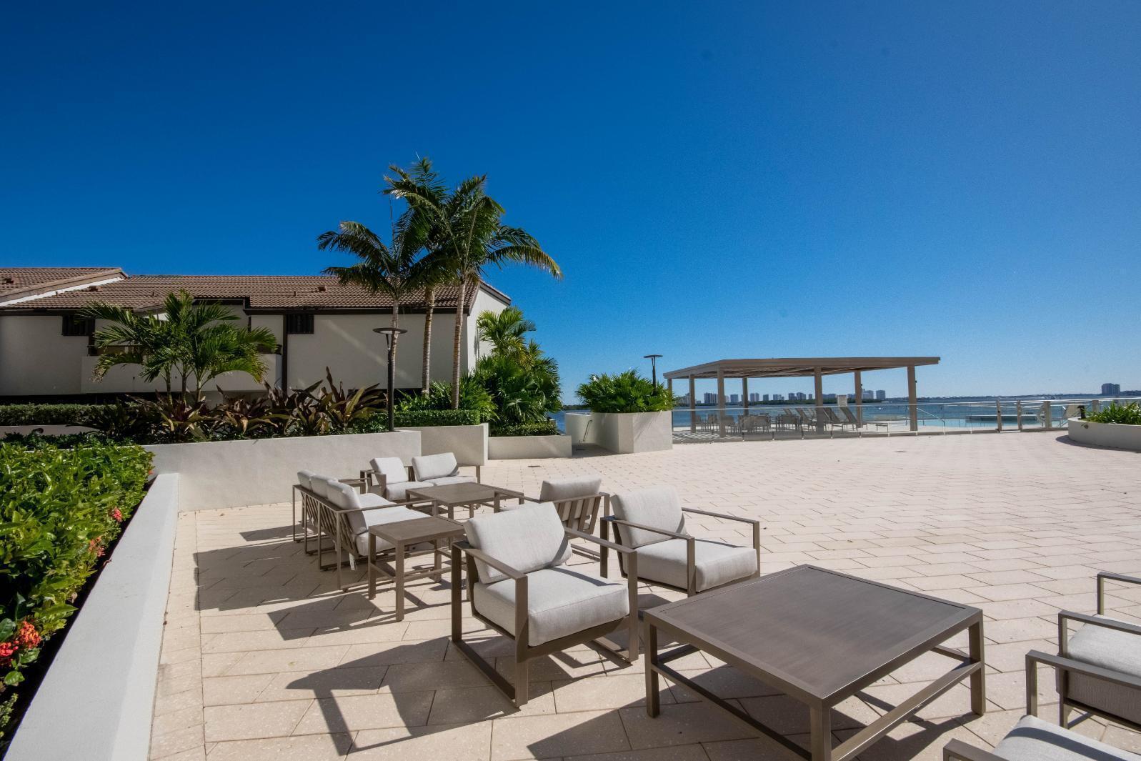 OLD PORT COVE LAKE POINT TOWER CONDO - Residential