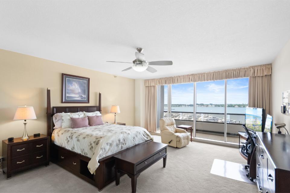 OLD PORT COVE LAKE POINT TOWER CONDO - Residential