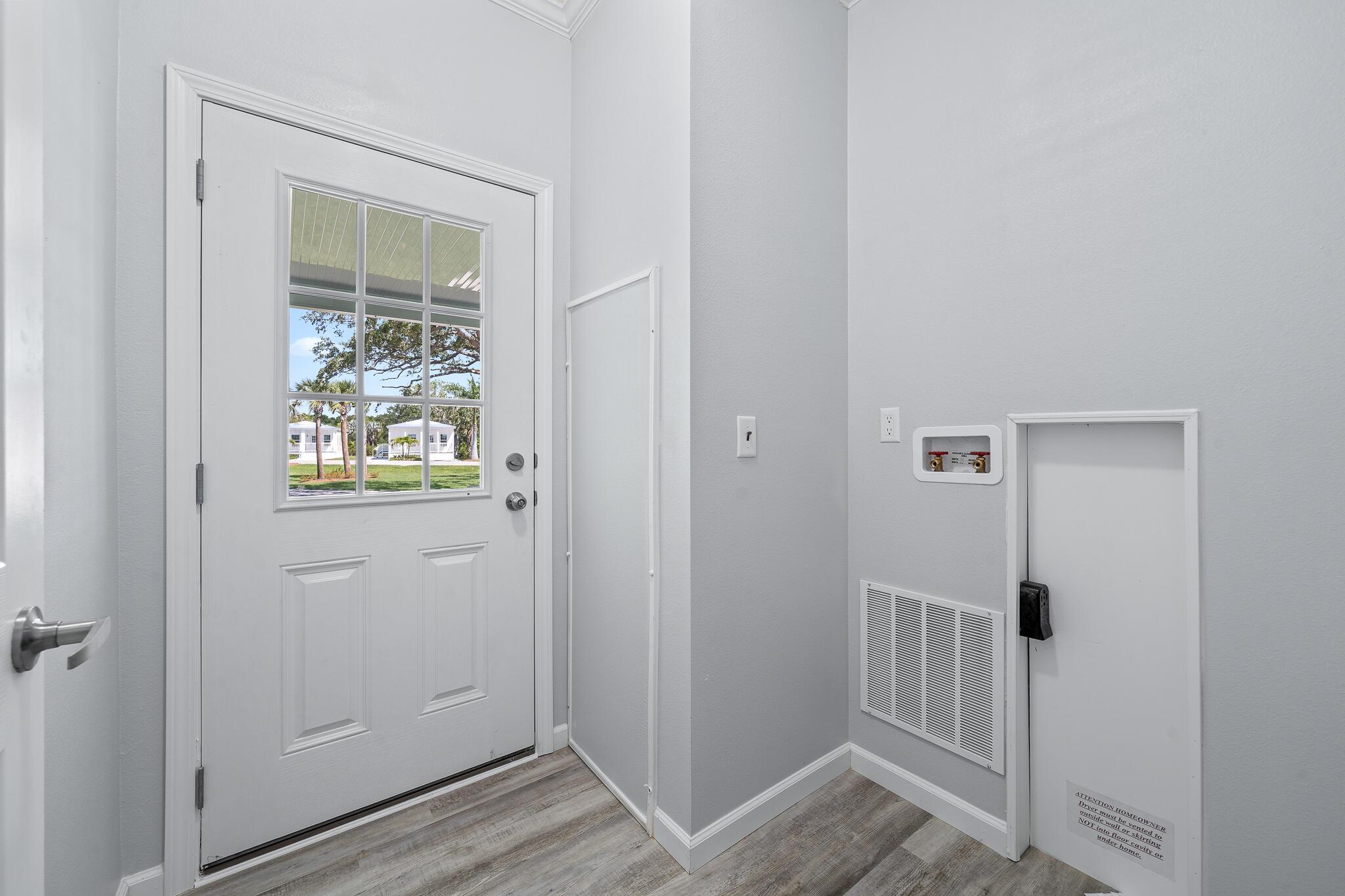 El Capitan Waterfront Com - Residential