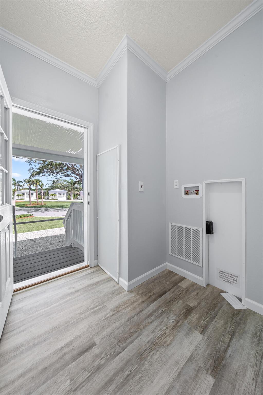 El Capitan Waterfront Com - Residential