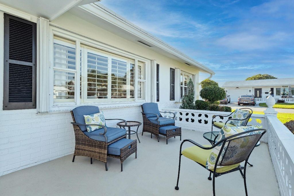 Photo of 2398 SW 11th Avenue, Boynton Beach, FL 33426 (MLS # R11096878)