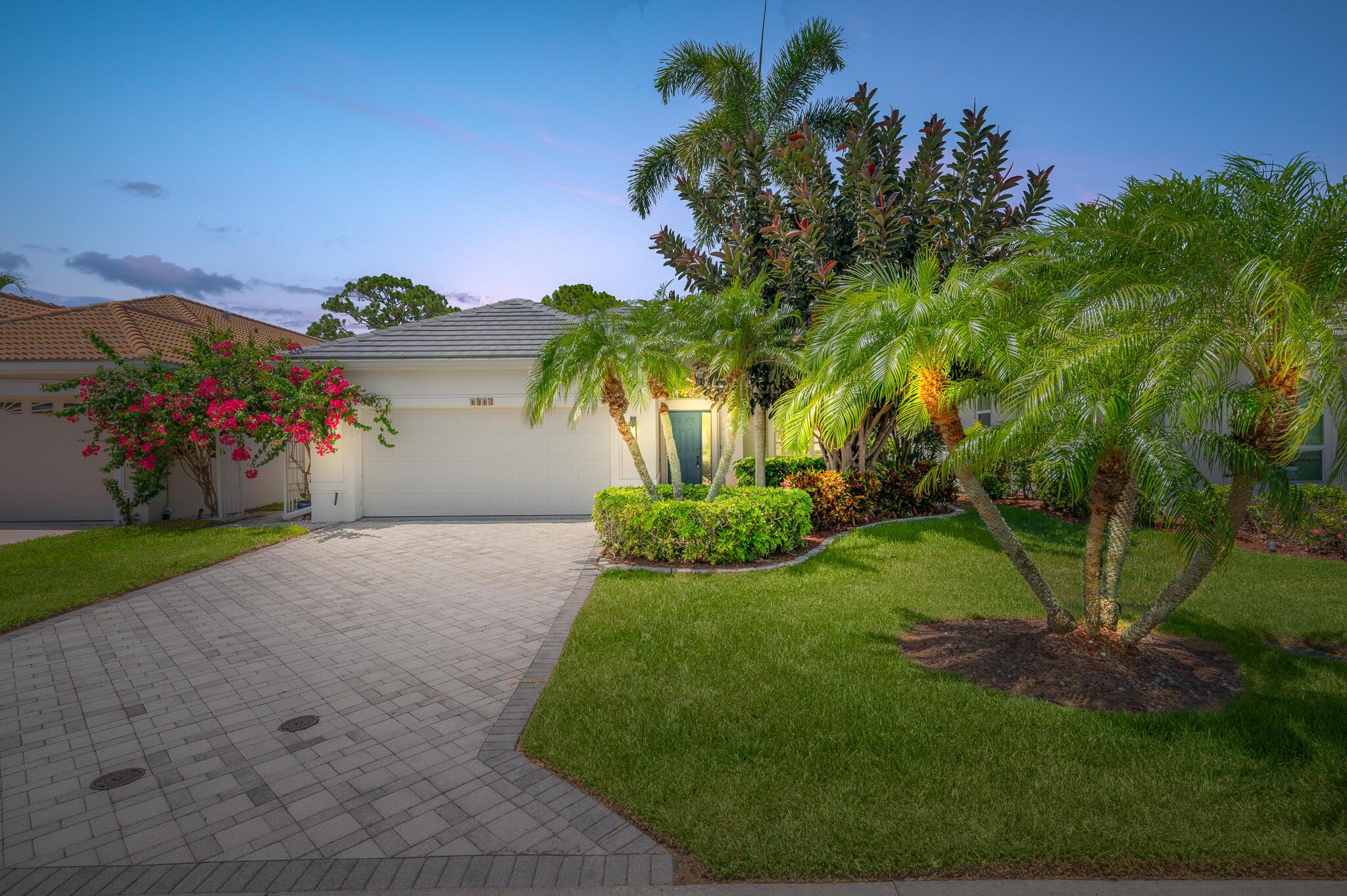 1513 SE Holyrood Lane