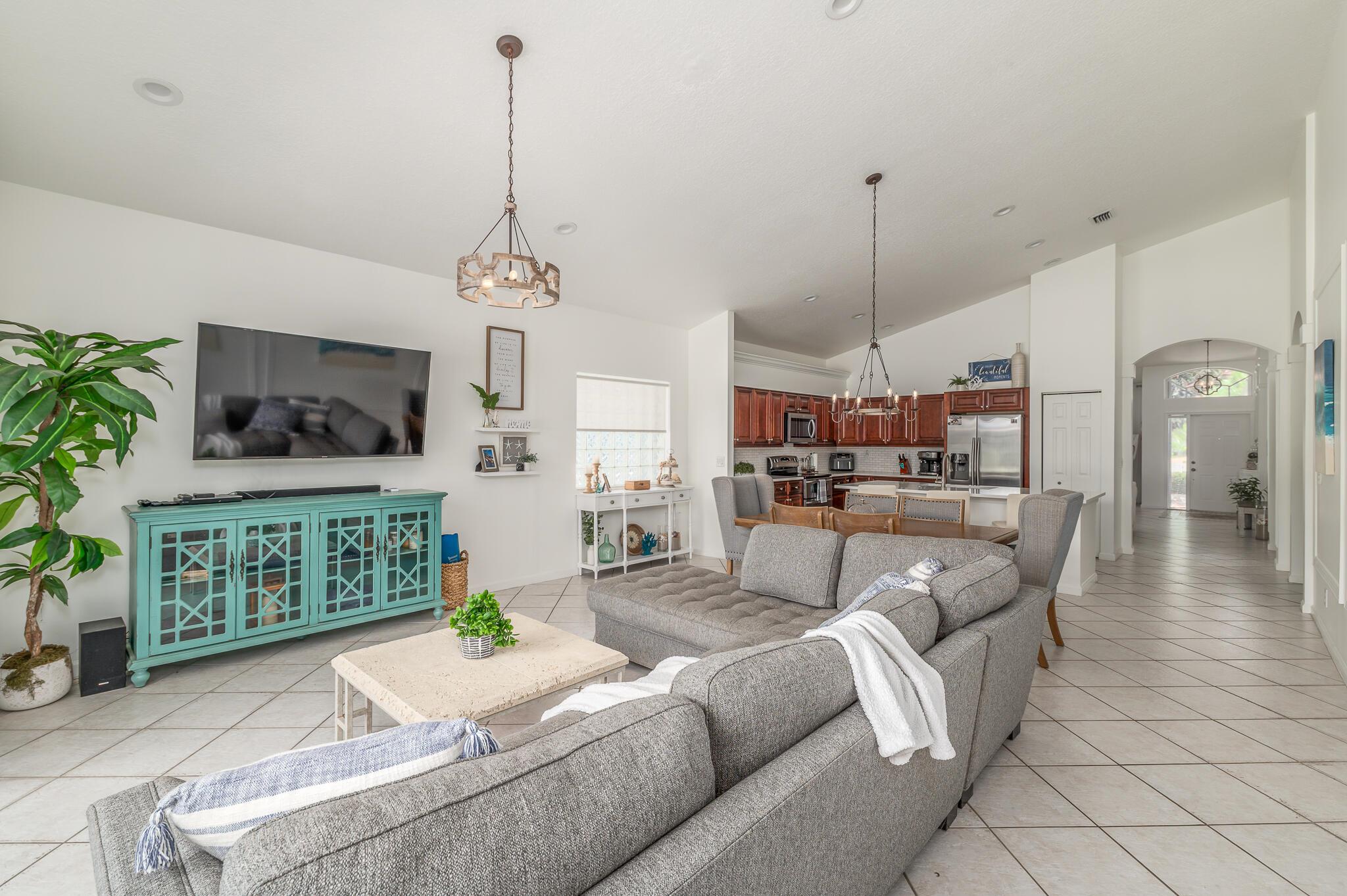 Ballantrae-HIGHLAND GLEN - Residential