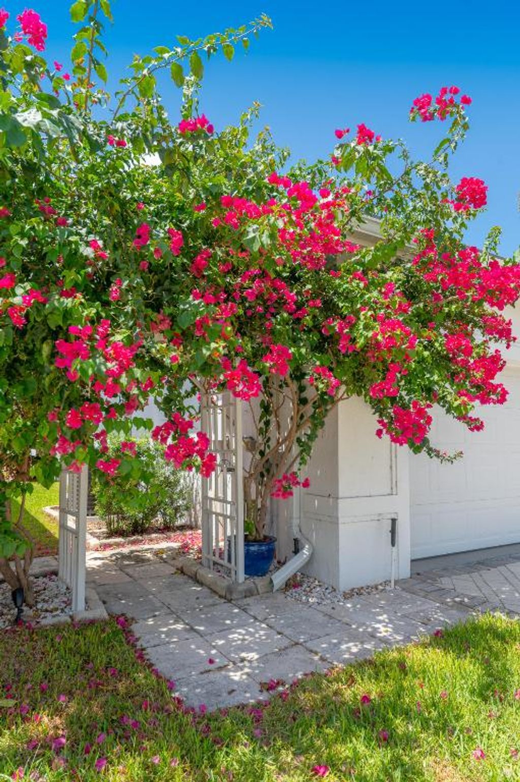 Photo of 1513 SE Holyrood Lane, Port Saint Lucie, FL 34952 (MLS # R11103979)