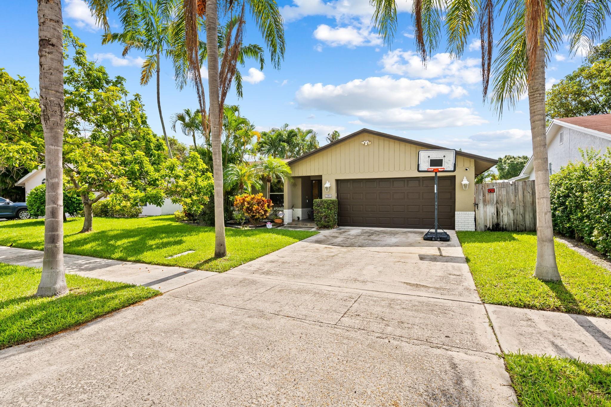 350 SW 32nd Ave