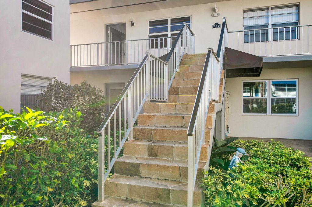 Photo of 567 Normandy L Lane #567, Delray Beach, FL 33484 (MLS # R11162421)