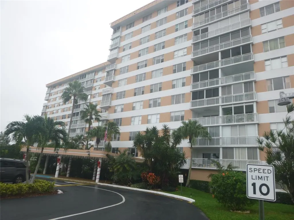 3800 Hillcrest Dr Unit 422  