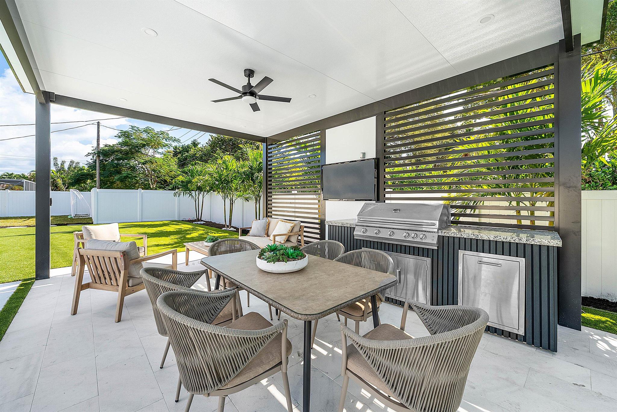 PALM BEACH FARMS CO 10 - Residential