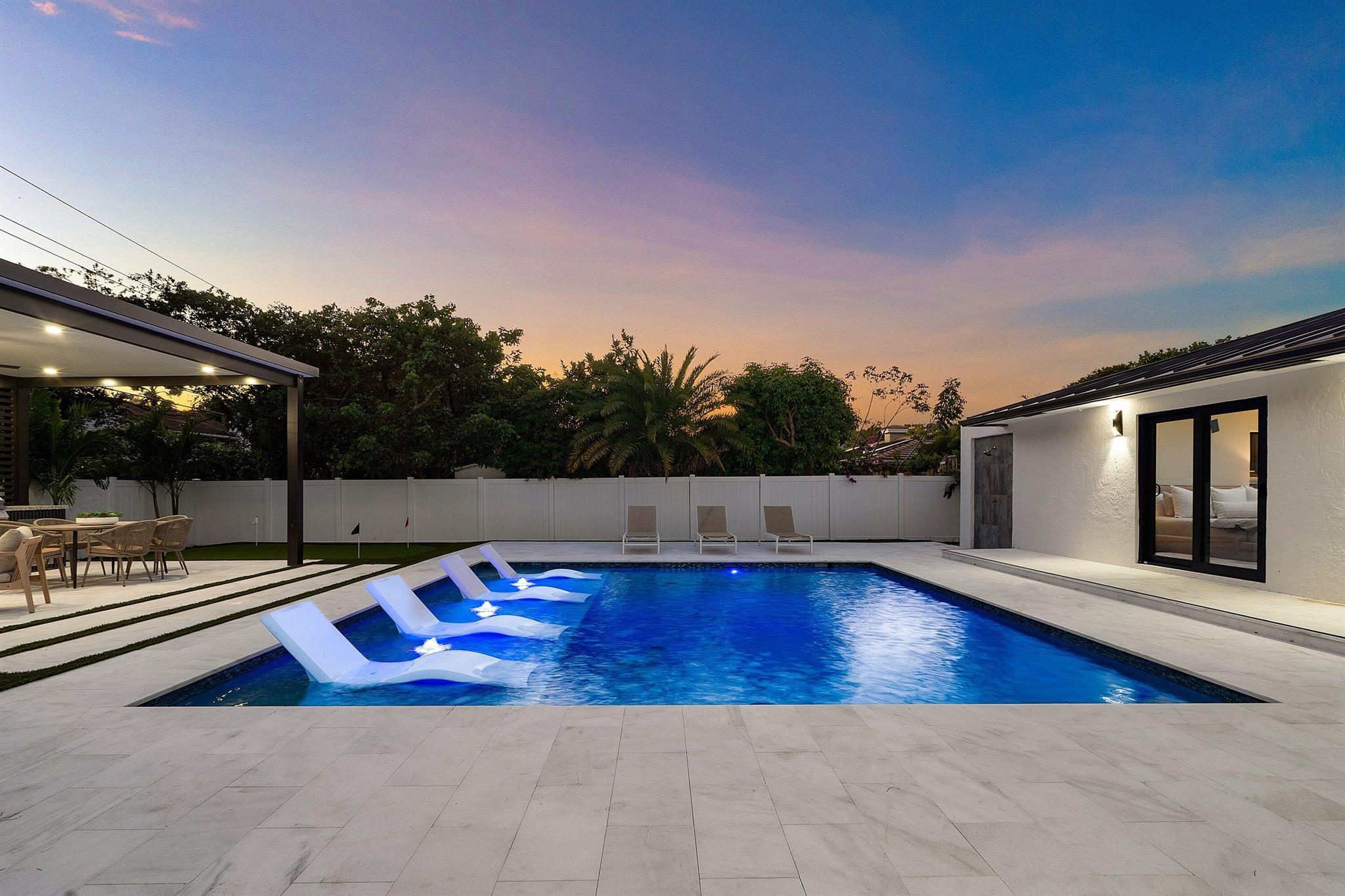 PALM BEACH FARMS CO 10 - Residential