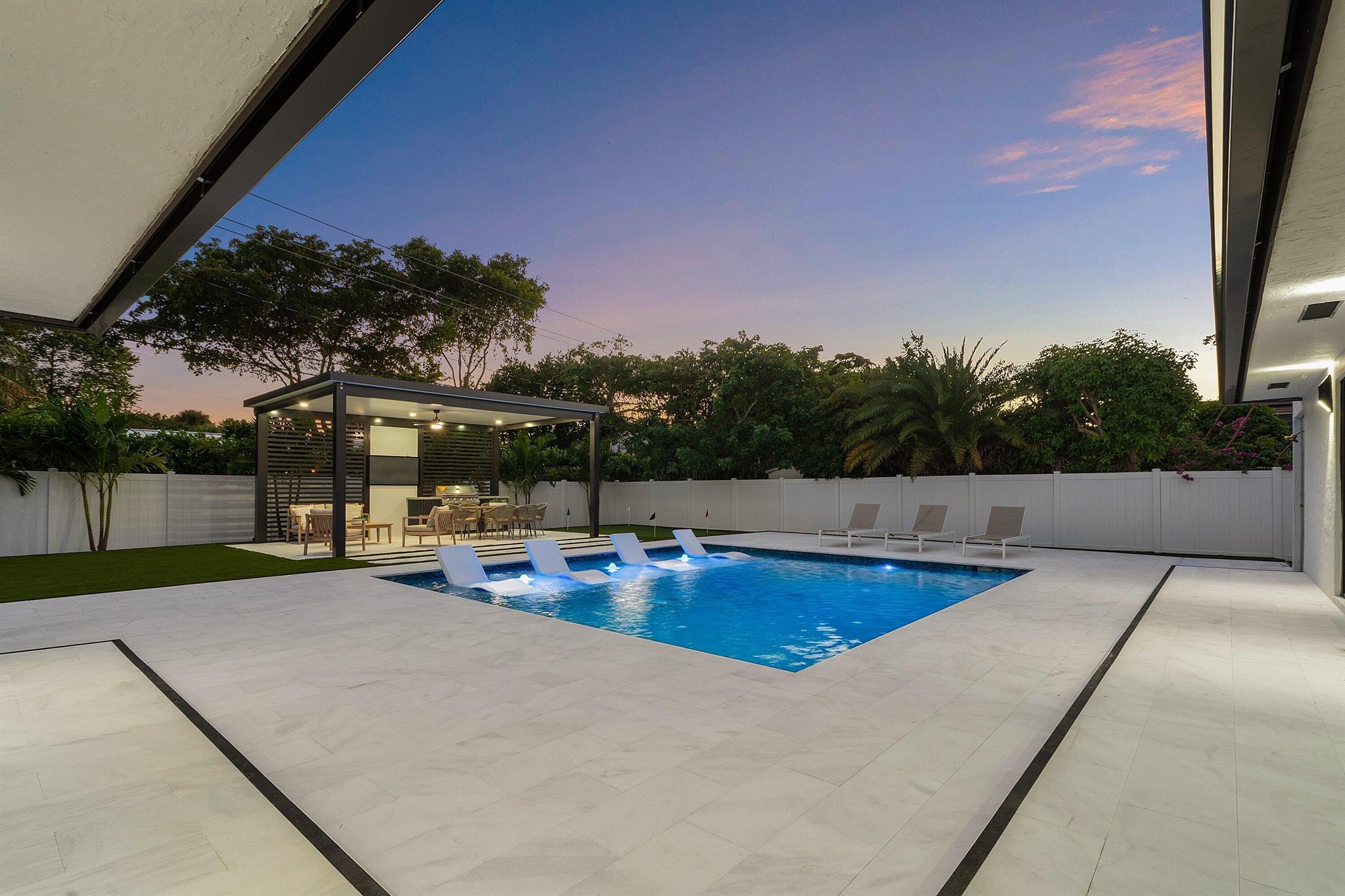 PALM BEACH FARMS CO 10 - Residential