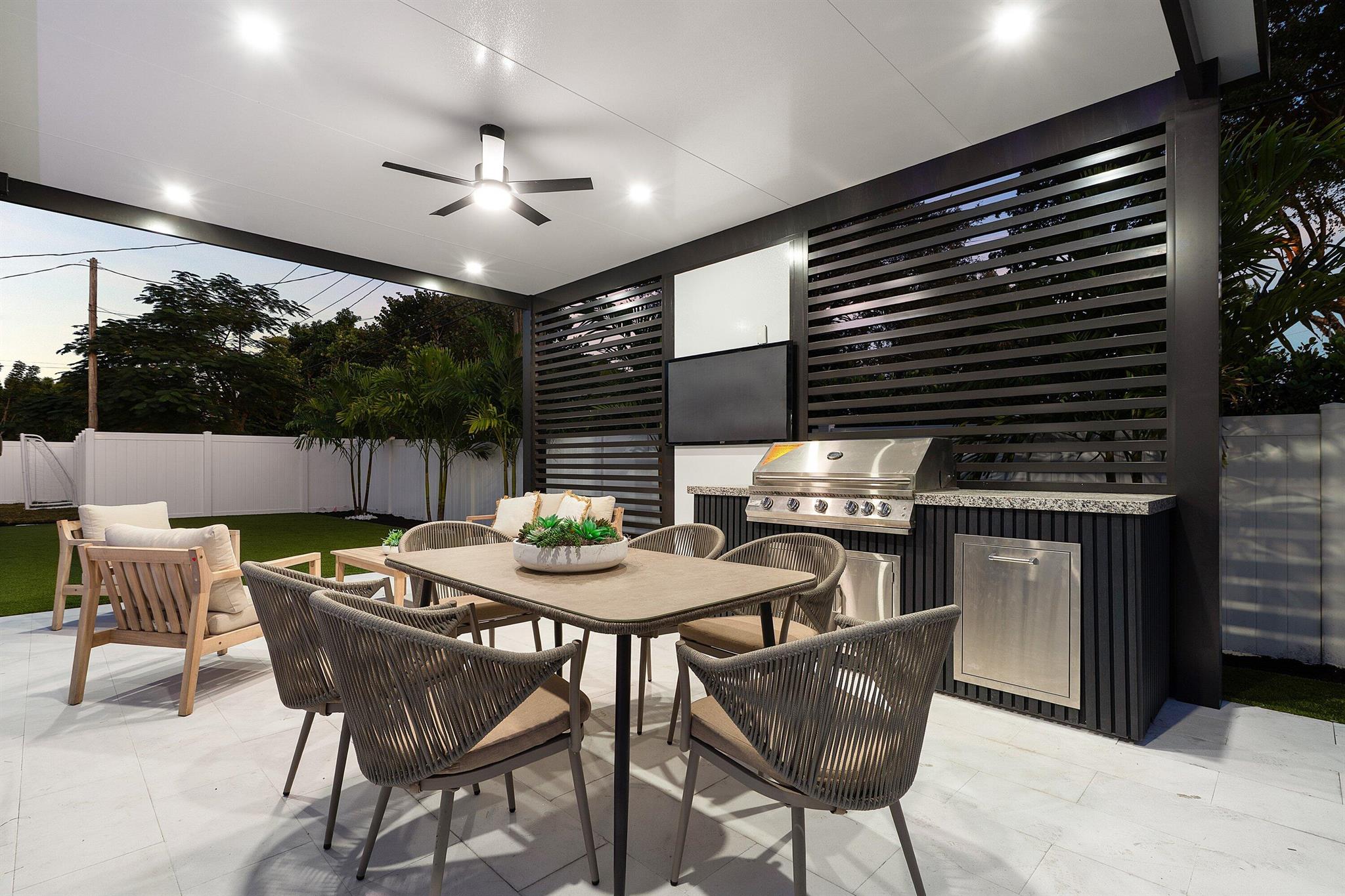 PALM BEACH FARMS CO 10 - Residential