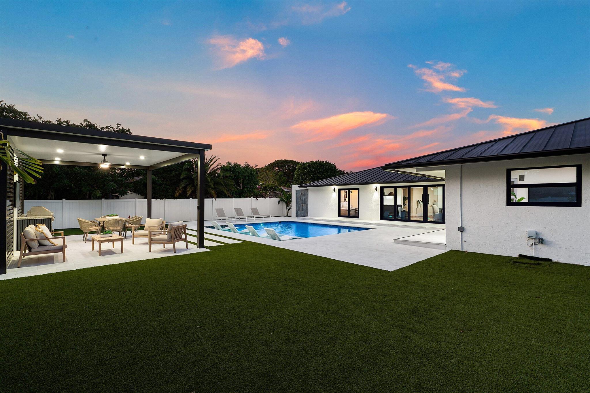 PALM BEACH FARMS CO 10 - Residential