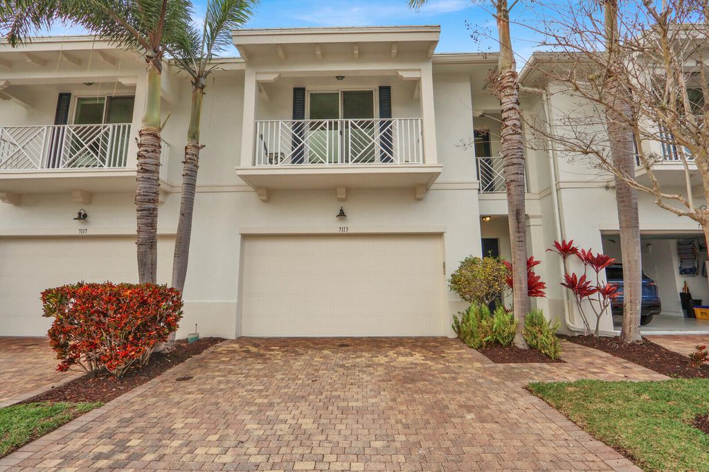 Photo of 7113 Kensington Court, Palm Beach Gardens, FL 33418 (MLS # B26004918)