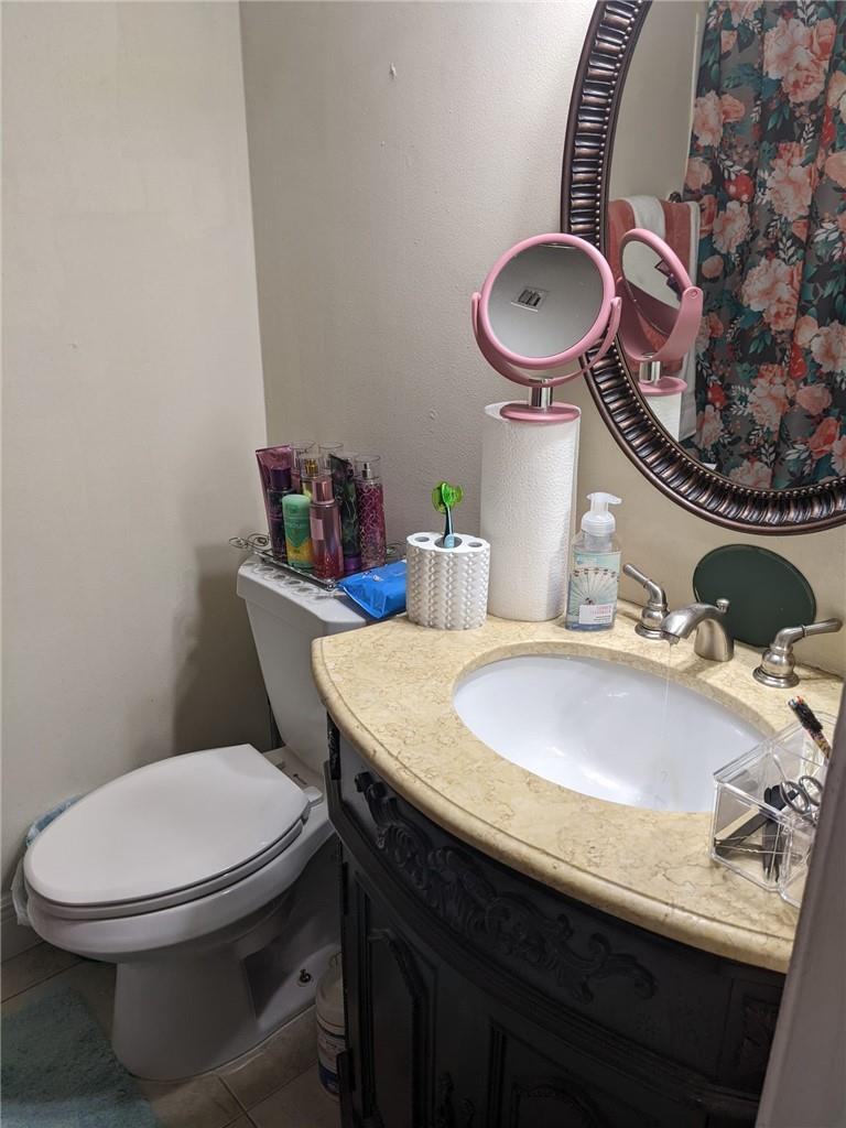 LEXINGTON ON THE GREE - Residential Lease