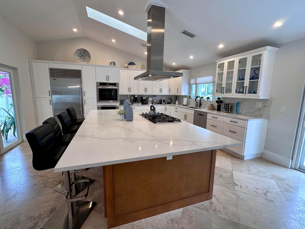 Photo of 3001 Jasmine Court, Delray Beach, FL 33483 (MLS # B26001370)