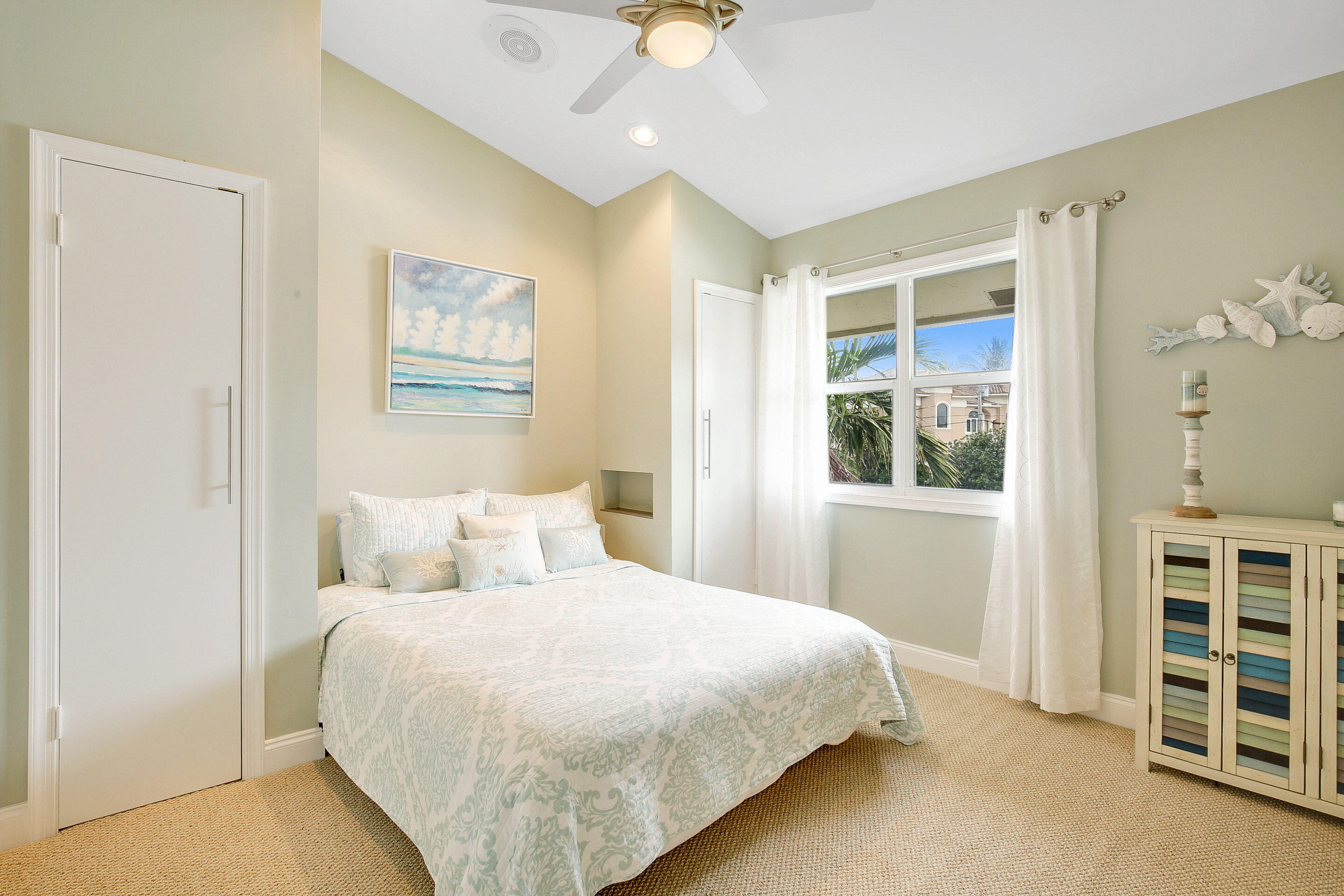 TROPIC ISLE 4TH SEC - Residential Lease