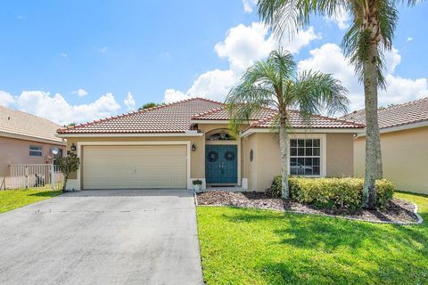 Single Family Residence in Royal Palm Beach FL 207 Saratoga Boulevard Blvd.jpg