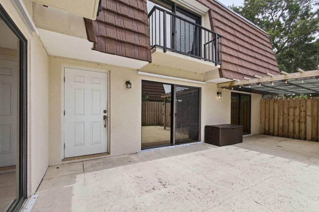 Photo of 1922 19th Lane, Palm Beach Gardens, FL 33418 (MLS # R11097331)