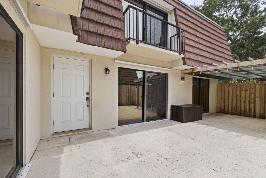 Photo of 1922 19th Lane, Palm Beach Gardens, FL 33418 (MLS # R11097331)