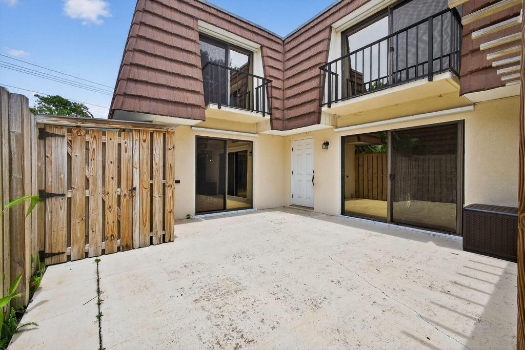 Photo of 1922 19th Lane, Palm Beach Gardens, FL 33418 (MLS # R11097331)