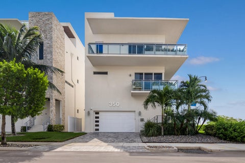 Tiny photo for 350 Desoto Street, Hollywood, FL 33019 (MLS # B26090862)