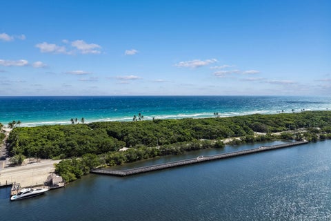 Tiny photo for 350 Desoto Street, Hollywood, FL 33019 (MLS # B26090862)
